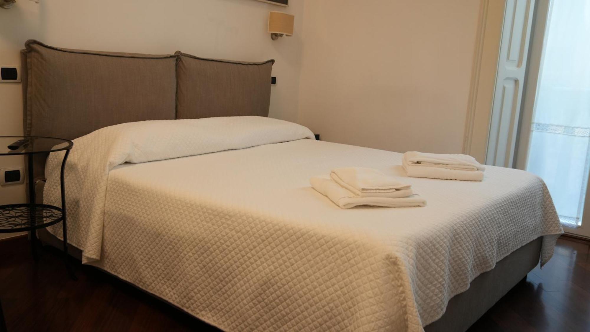 Luca Giordano 142 B&B Νάπολη Εξωτερικό φωτογραφία