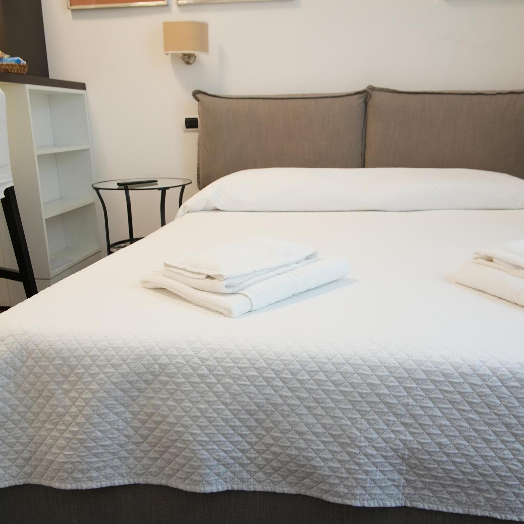 Luca Giordano 142 B&B Νάπολη Εξωτερικό φωτογραφία